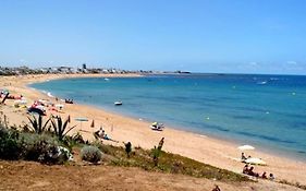 Appartement bien situé Dahomey city . Bahia beach